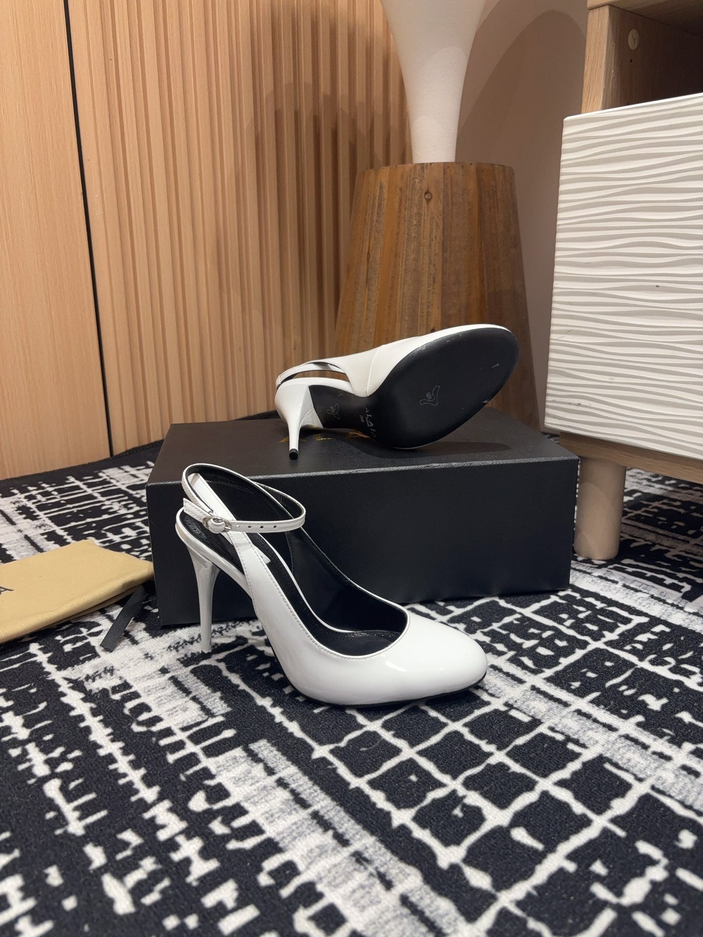 SLINGBACK HEEL 10 CM IN WHITE PATENT CALFSKIN - 35