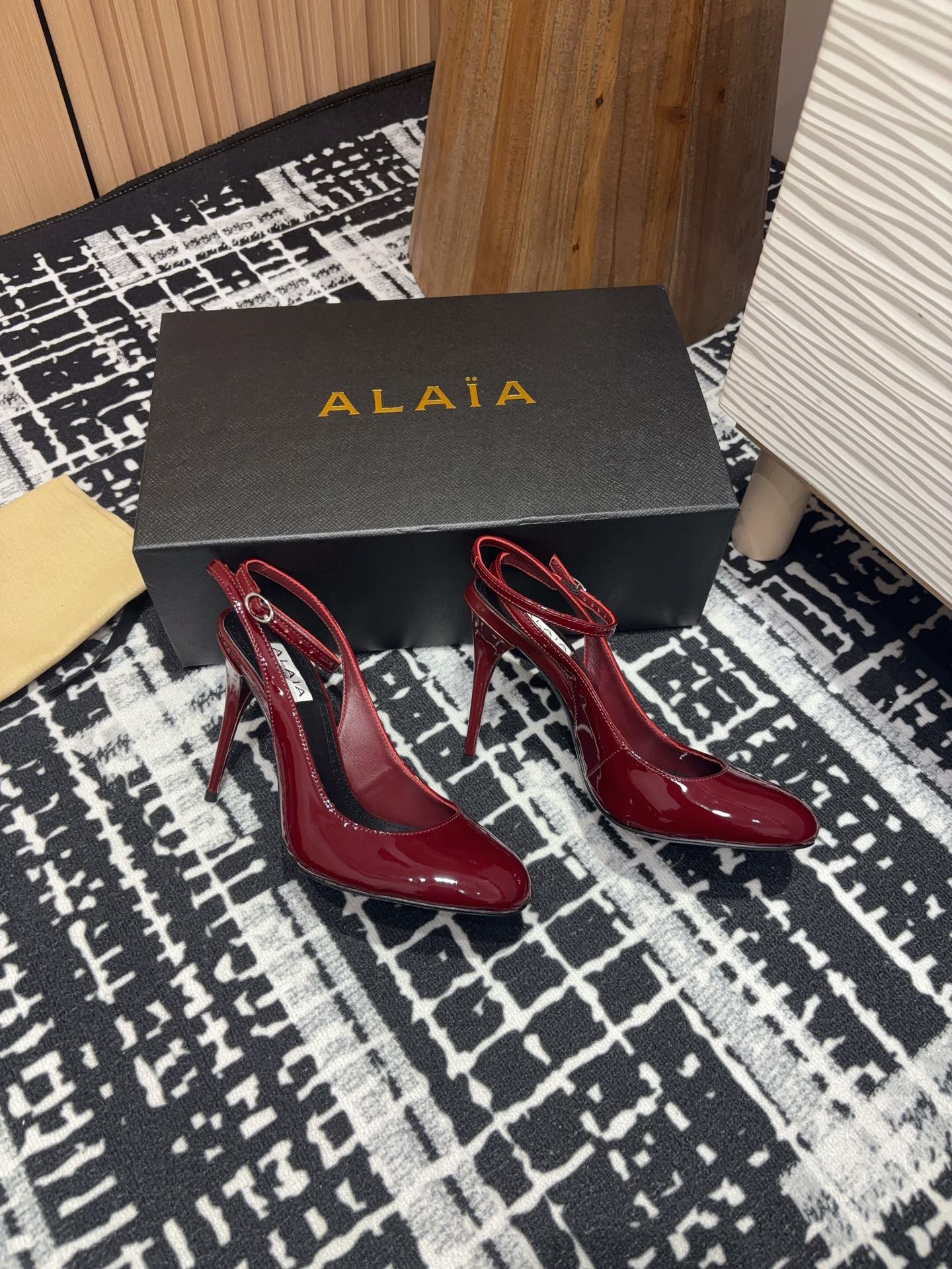 SLINGBACK HEEL 10 CM IN BERRY RED PATENT CALFSKIN - 35