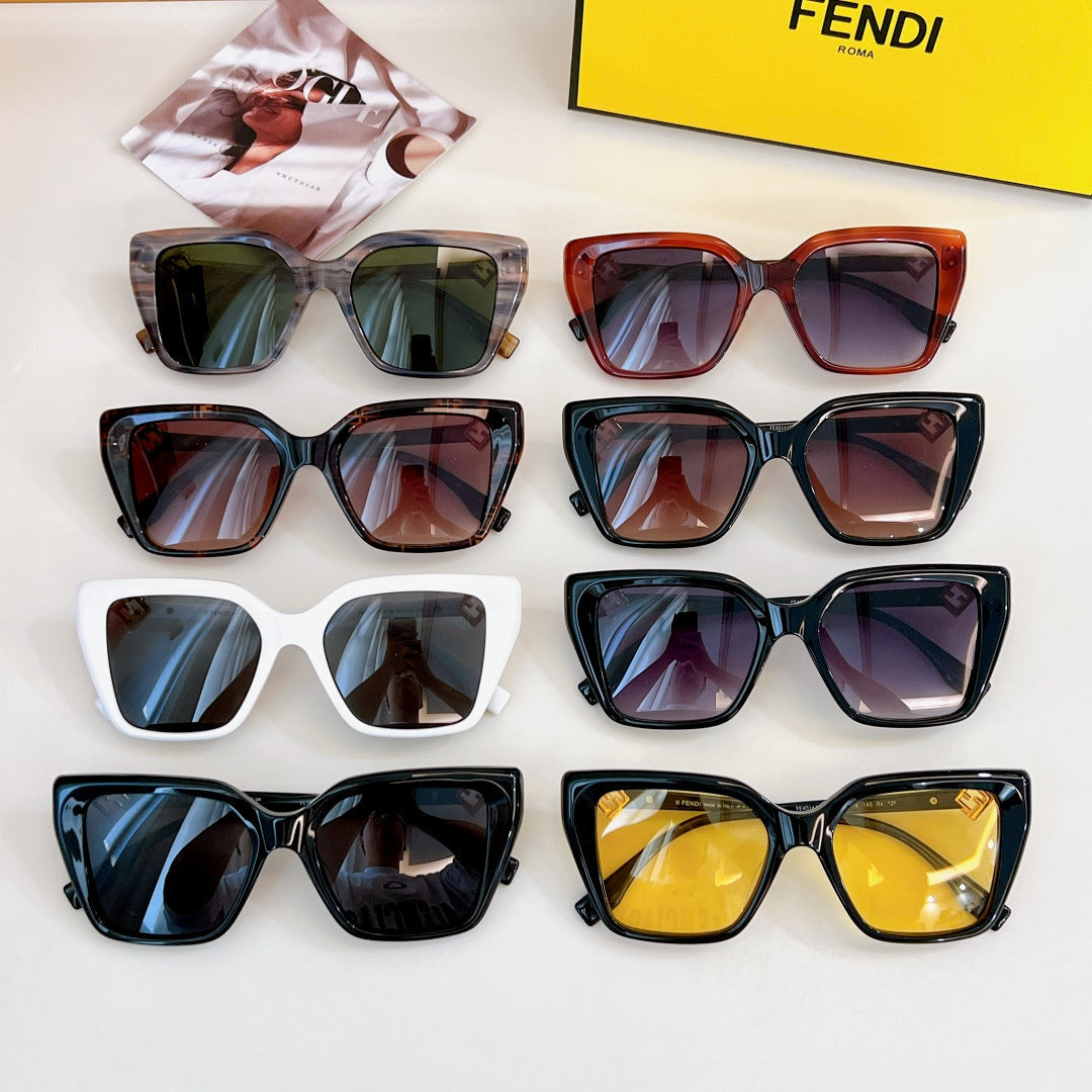 FF DIAMONDS SQUARE FRAME SUNGLASSES FE40161I IN ACETATE - Red/ purple