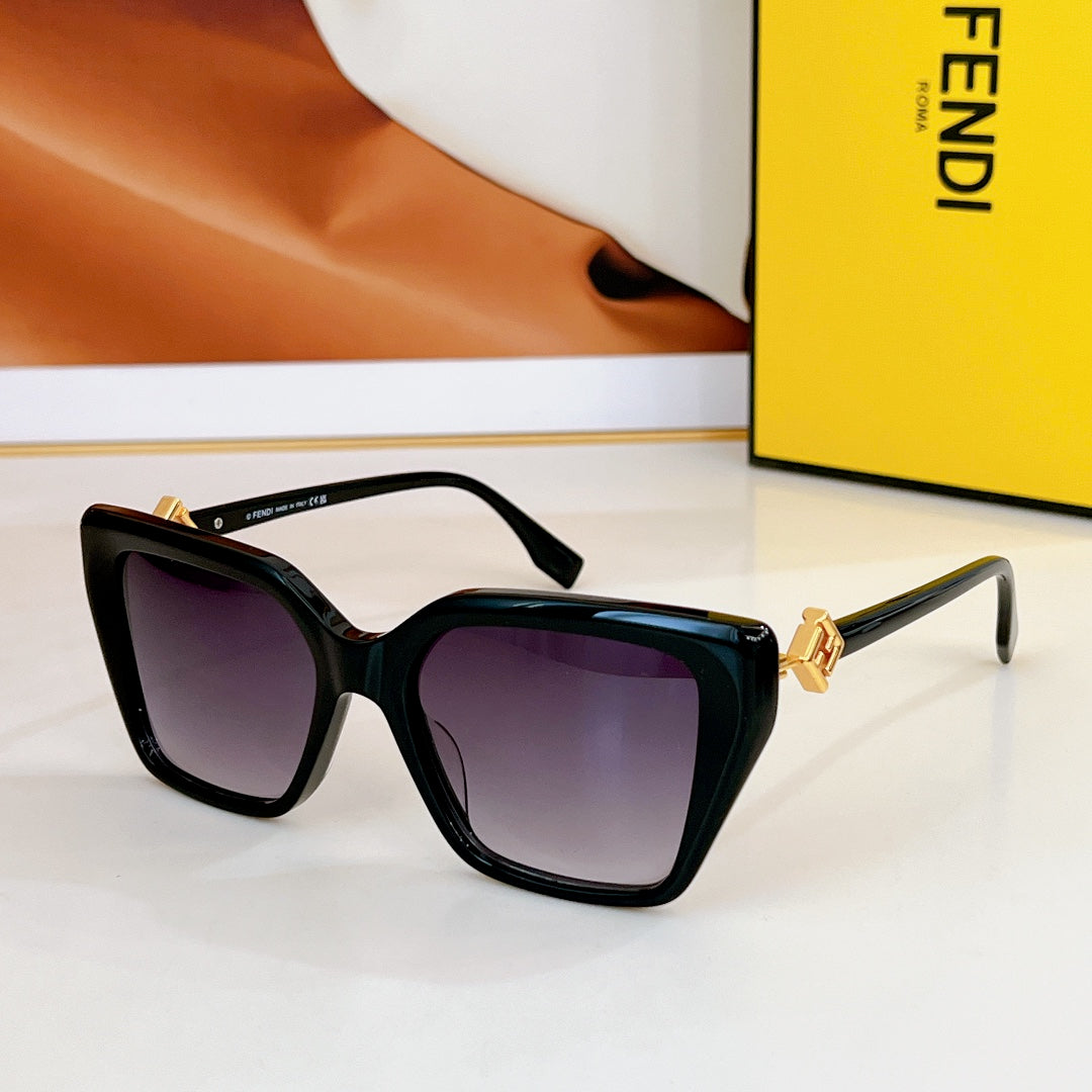 FF DIAMONDS SQUARE FRAME SUNGLASSES FE40161I IN ACETATE - Red/ purple