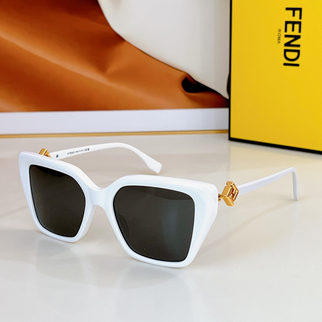 FF DIAMONDS SQUARE FRAME SUNGLASSES FE40161I IN ACETATE - Red/ purple