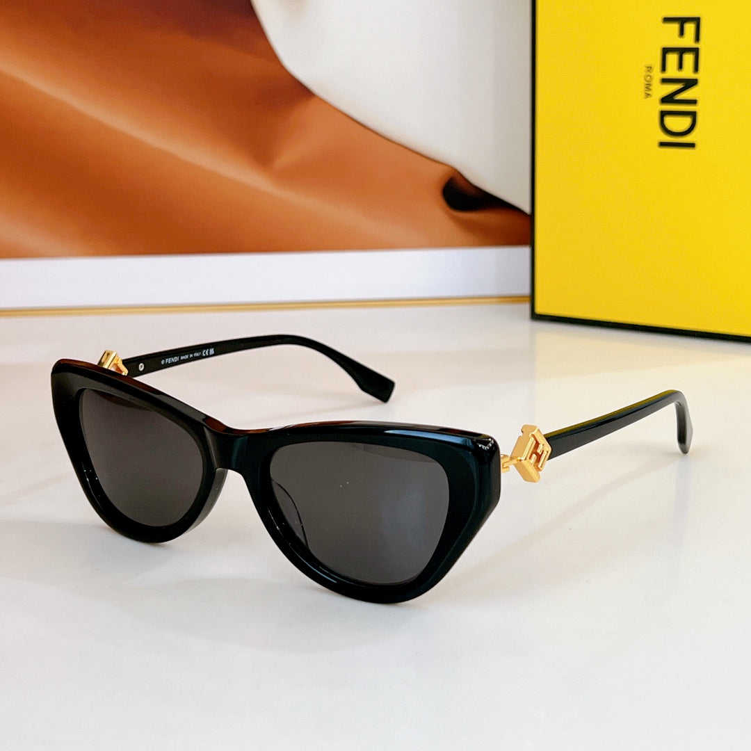 FF DIAMONDS CAT-EYE FRAME SUNGLASSES FE40149F IN ACETATE - White
