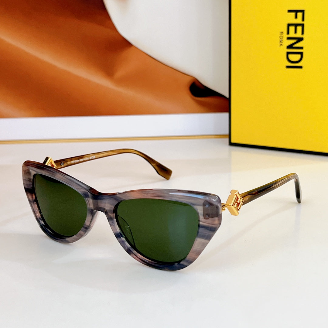 FF DIAMONDS CAT-EYE FRAME SUNGLASSES FE40149F IN ACETATE - White