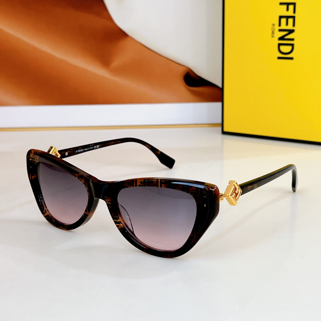 FF DIAMONDS CAT-EYE FRAME SUNGLASSES FE40149F IN ACETATE - White