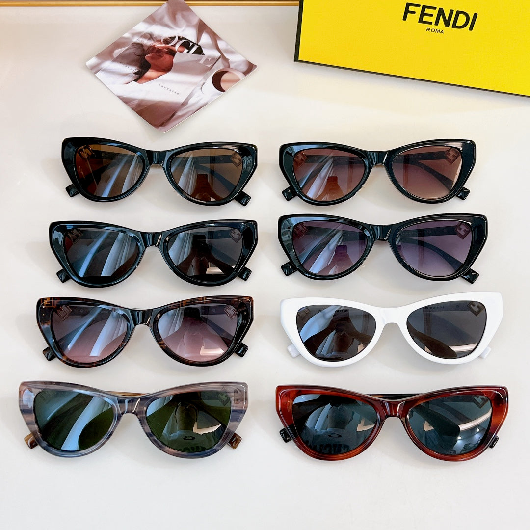 FF DIAMONDS CAT-EYE FRAME SUNGLASSES FE40149F IN ACETATE - White