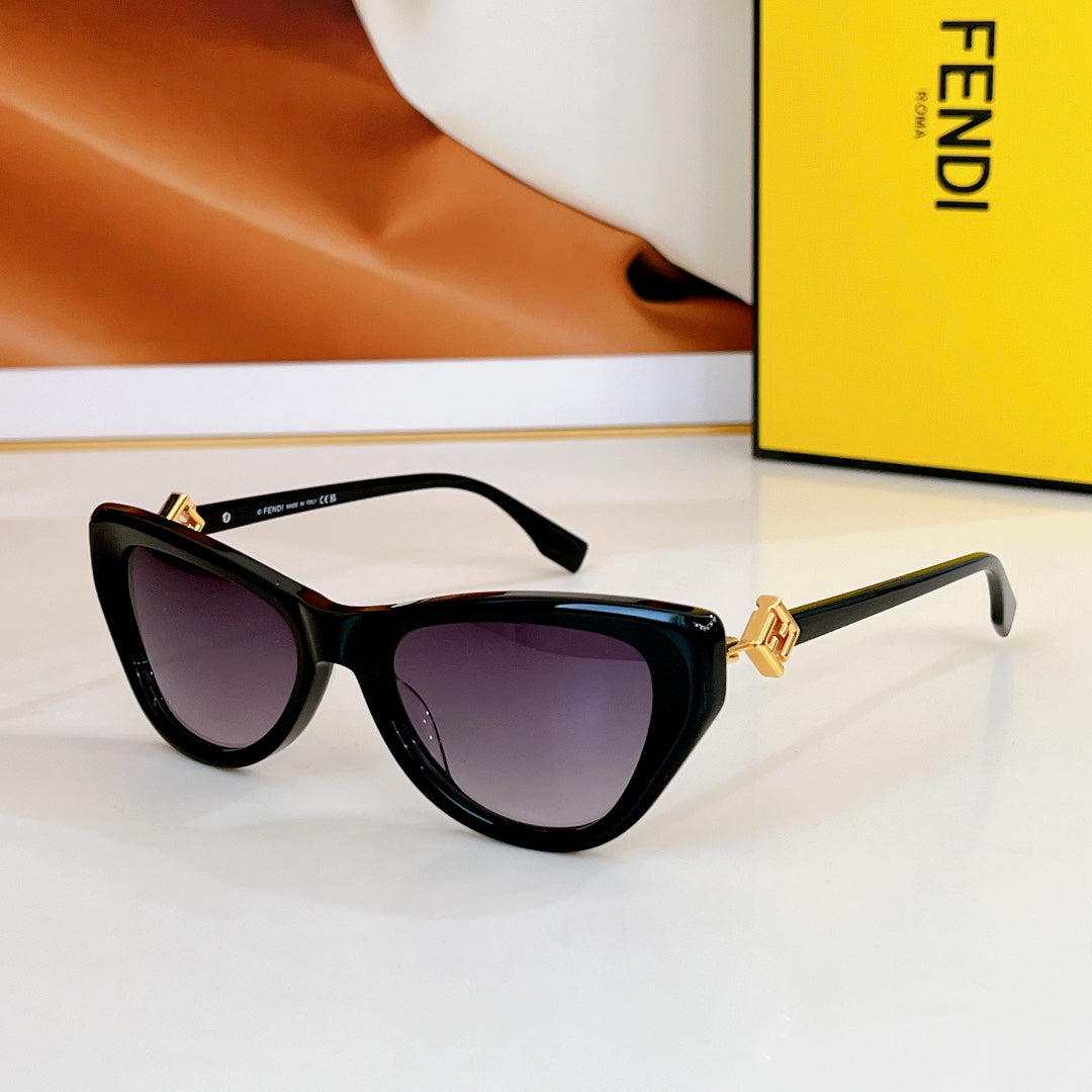 FF DIAMONDS CAT-EYE FRAME SUNGLASSES FE40149F IN ACETATE - White