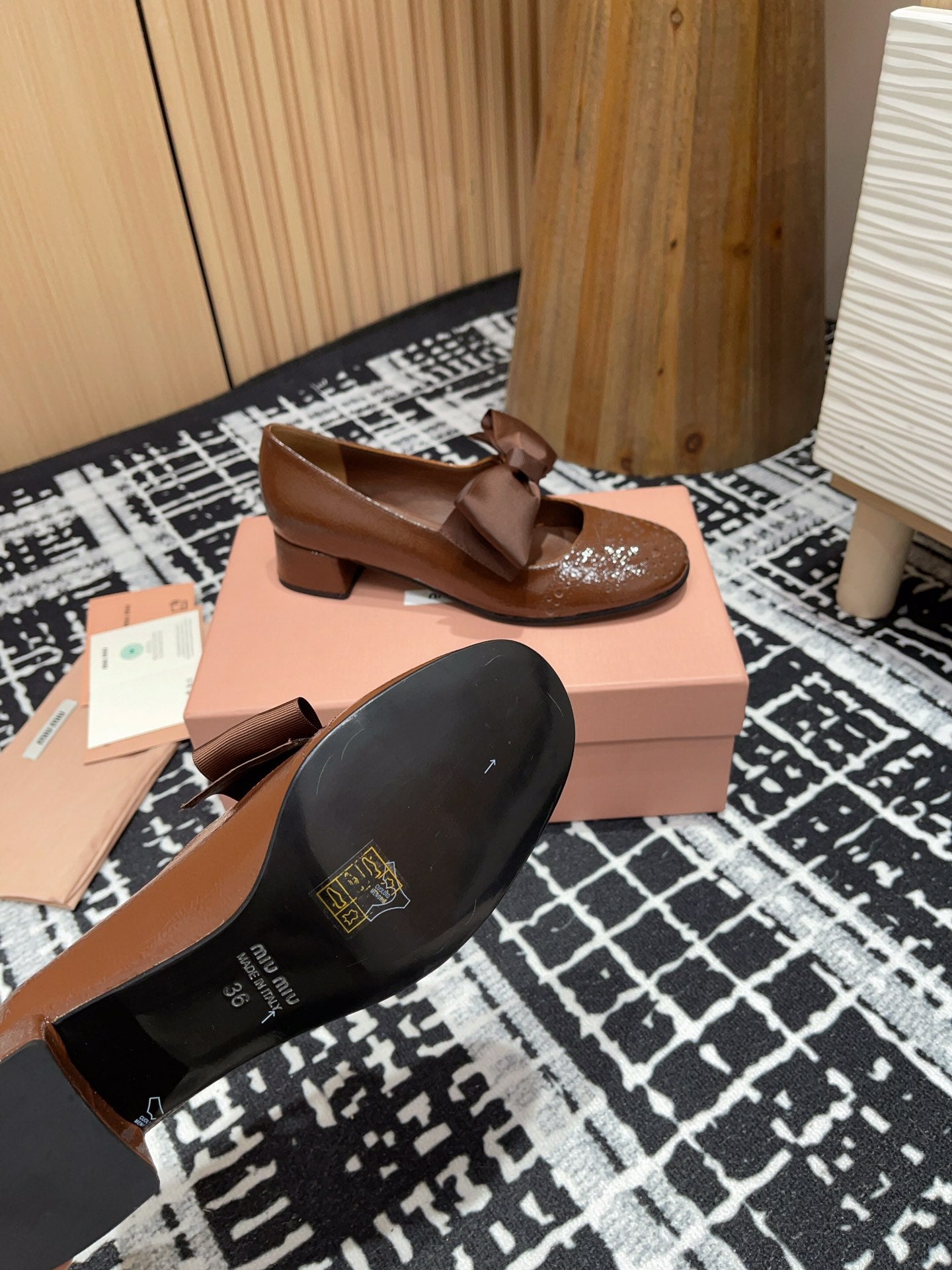 MARY JANE MID HEEL PUMPS IN RUSSET BROWN PATENT LAMBSKIN WITH BOW - 35