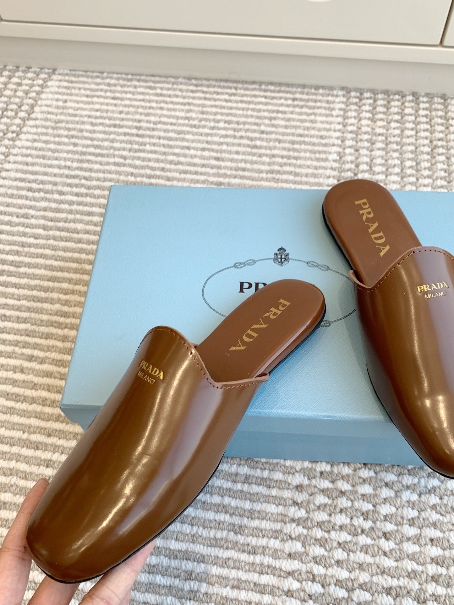 MULES IN BROWN GLOSSY SHEEPSKIN GOLD LETTERING LOGO - 35