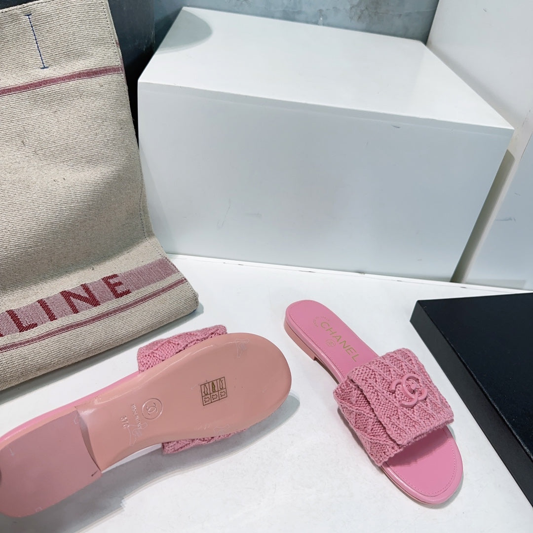 KNIT TAFFY PINK FABRIC FLAT SLIDE - 35