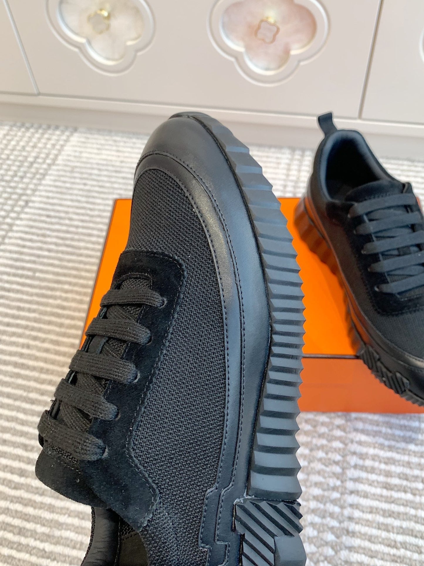 BOUNCING SNEAKER IN BLACK GRAPHIC MESH AND CALFSKIN - 35