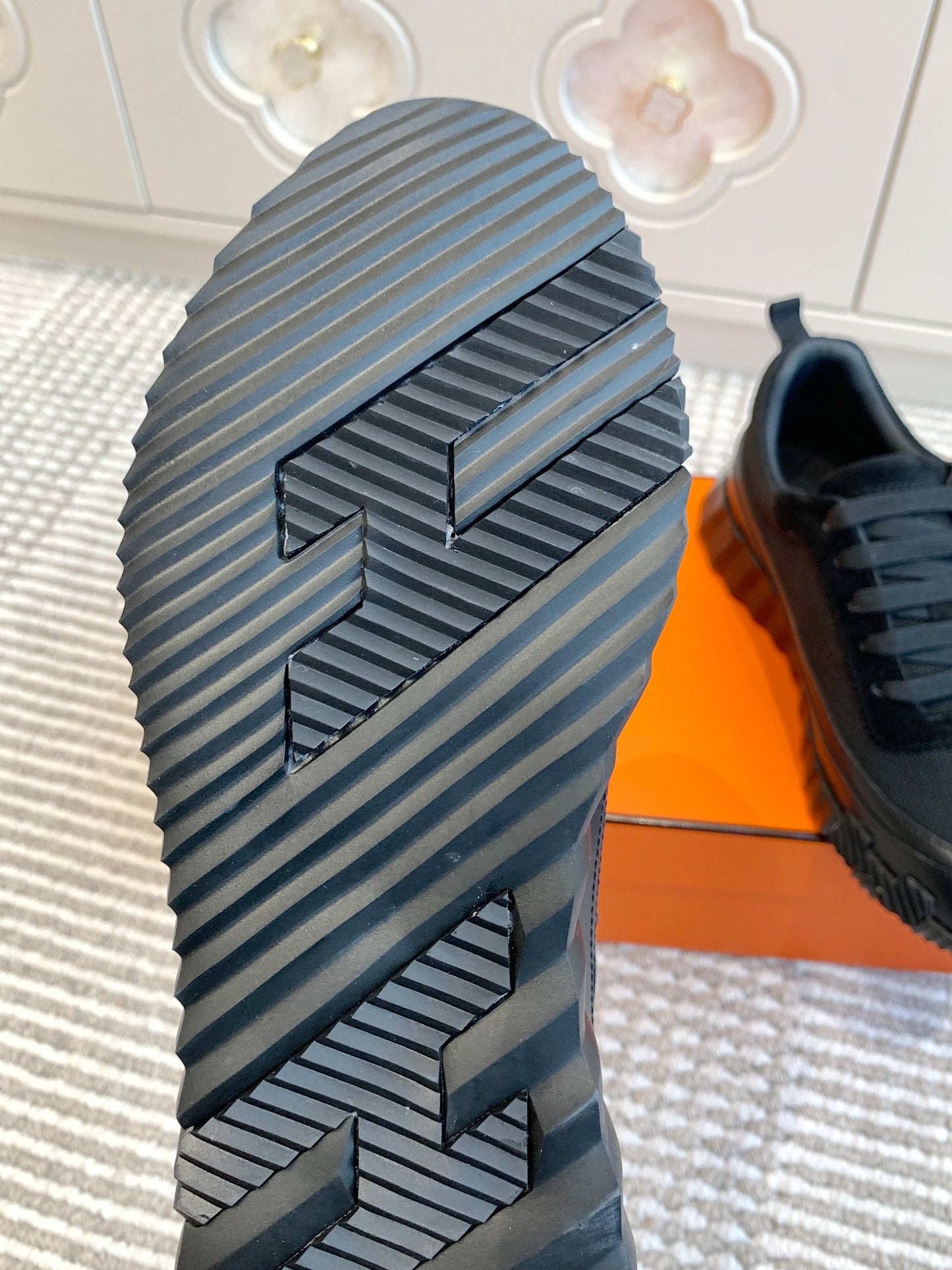 BOUNCING SNEAKER IN BLACK GRAPHIC MESH AND CALFSKIN - 35