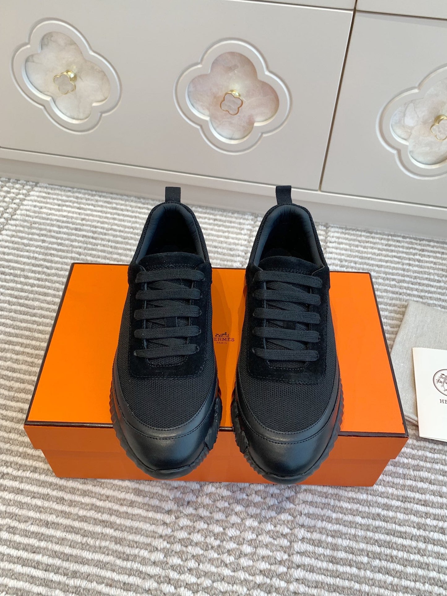 BOUNCING SNEAKER IN BLACK GRAPHIC MESH AND CALFSKIN - 35