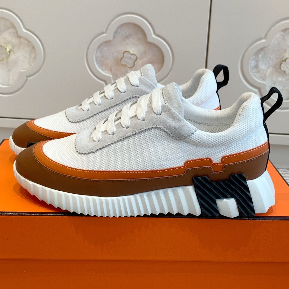 BOUNCING SNEAKER IN WHITE GRAPHIC MESH AND BRONZE BROWN CALFSKIN - 35