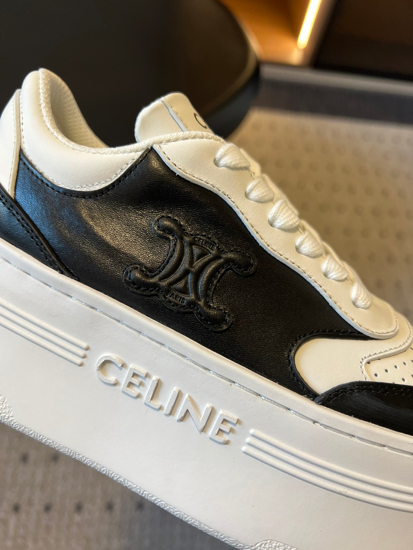 BLOCK SNEAKER WITH TRIOMPHE IN WHITE MIX BLACK CALFSKIN - 35