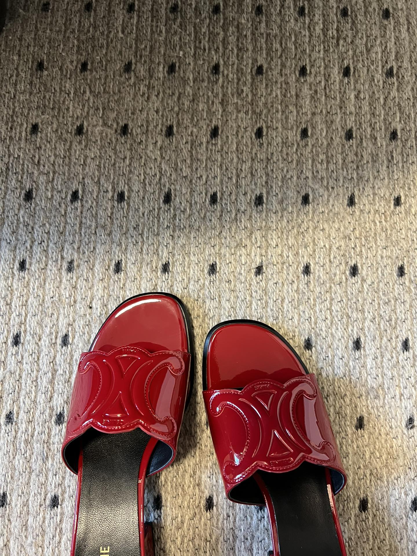 CLEMENCE MULE IN RUBY RED LAMBSKIN AND PATENT CALFSKIN - 35