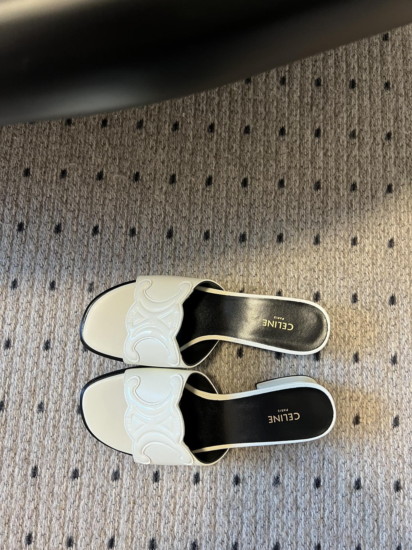 CLEMENCE MULE IN WHITE LAMBSKIN AND PATENT CALFSKIN - 35
