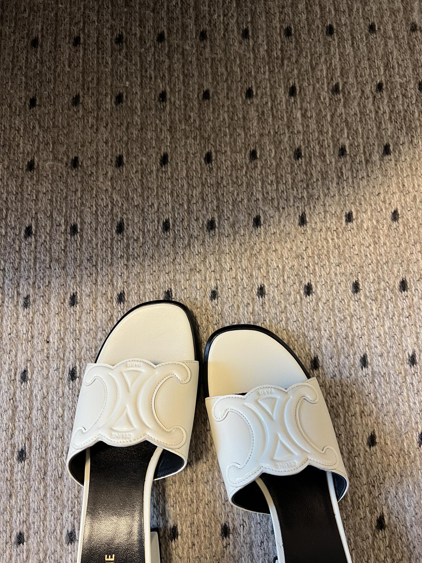 CLEMENCE MULE IN WHITE LAMBSKIN AND PATENT CALFSKIN - 35
