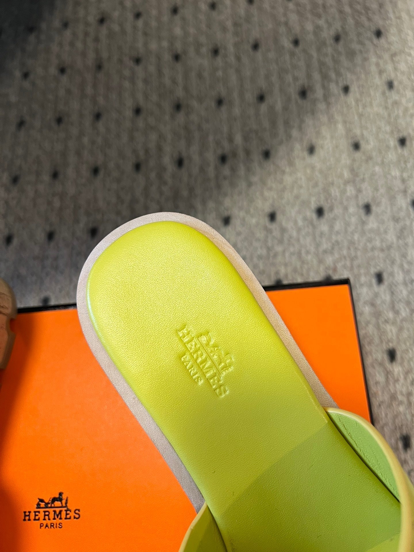 EZE SANDAL 85 MM IN NEON YELLOW CALFSKIN - 35