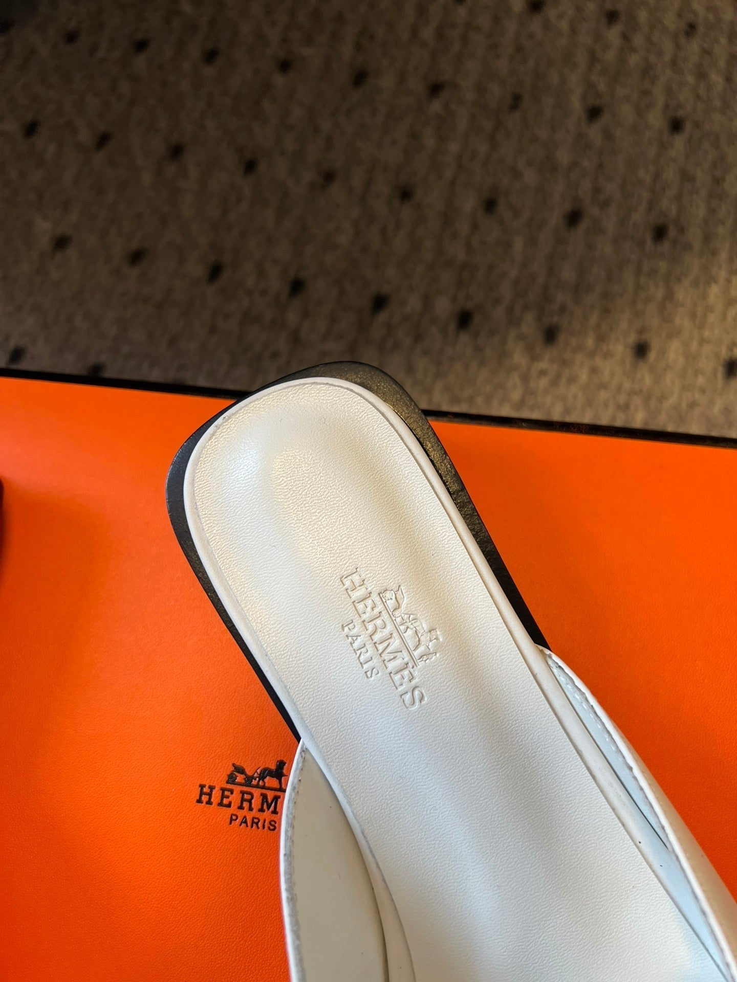 ILOT FLAT SANDAL IN WHITE CALFSKIN - 35
