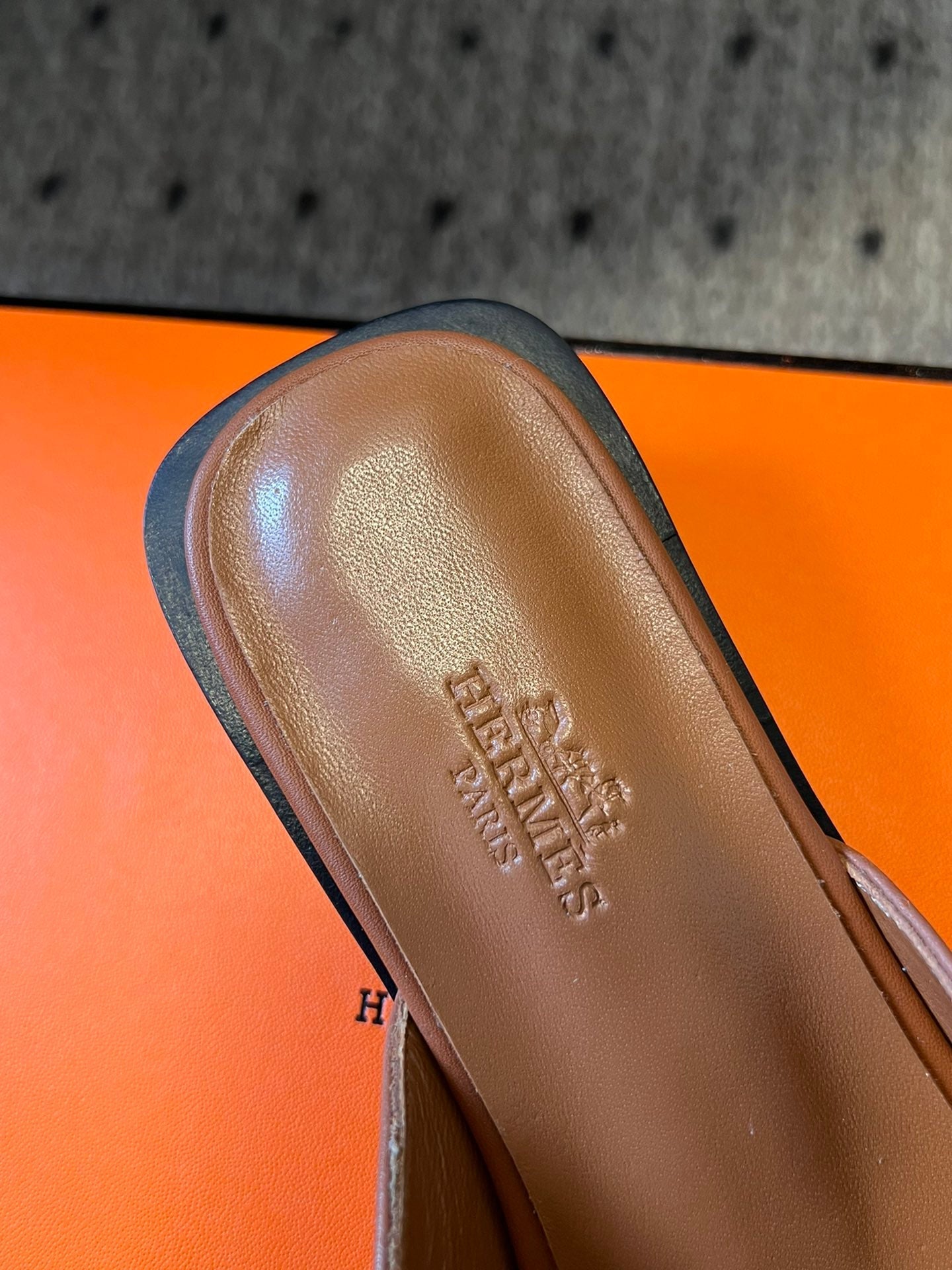 ILOT FLAT SANDAL IN BRONZE BROWN CALFSKIN - 35