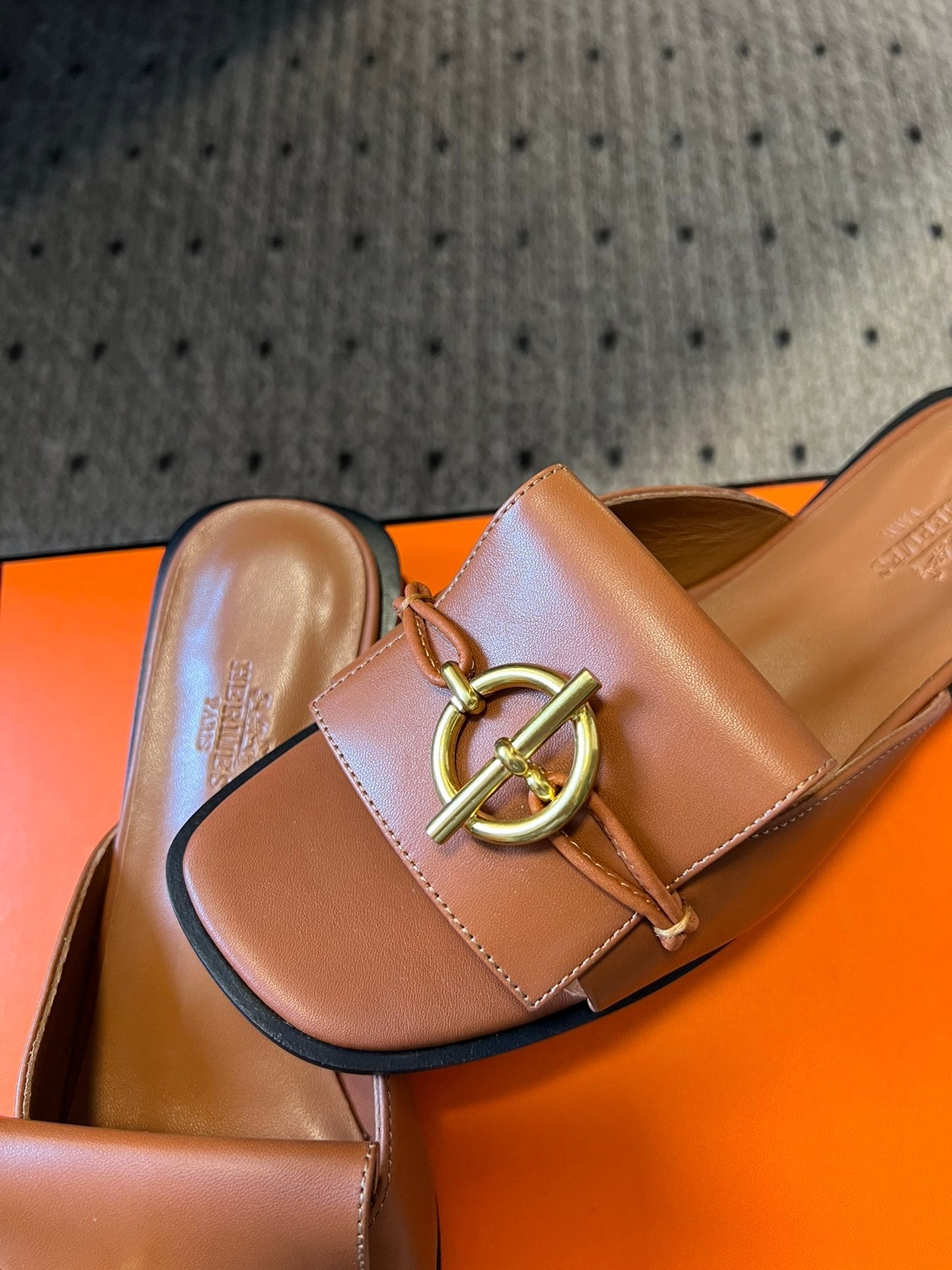 ILOT FLAT SANDAL IN BRONZE BROWN CALFSKIN - 35