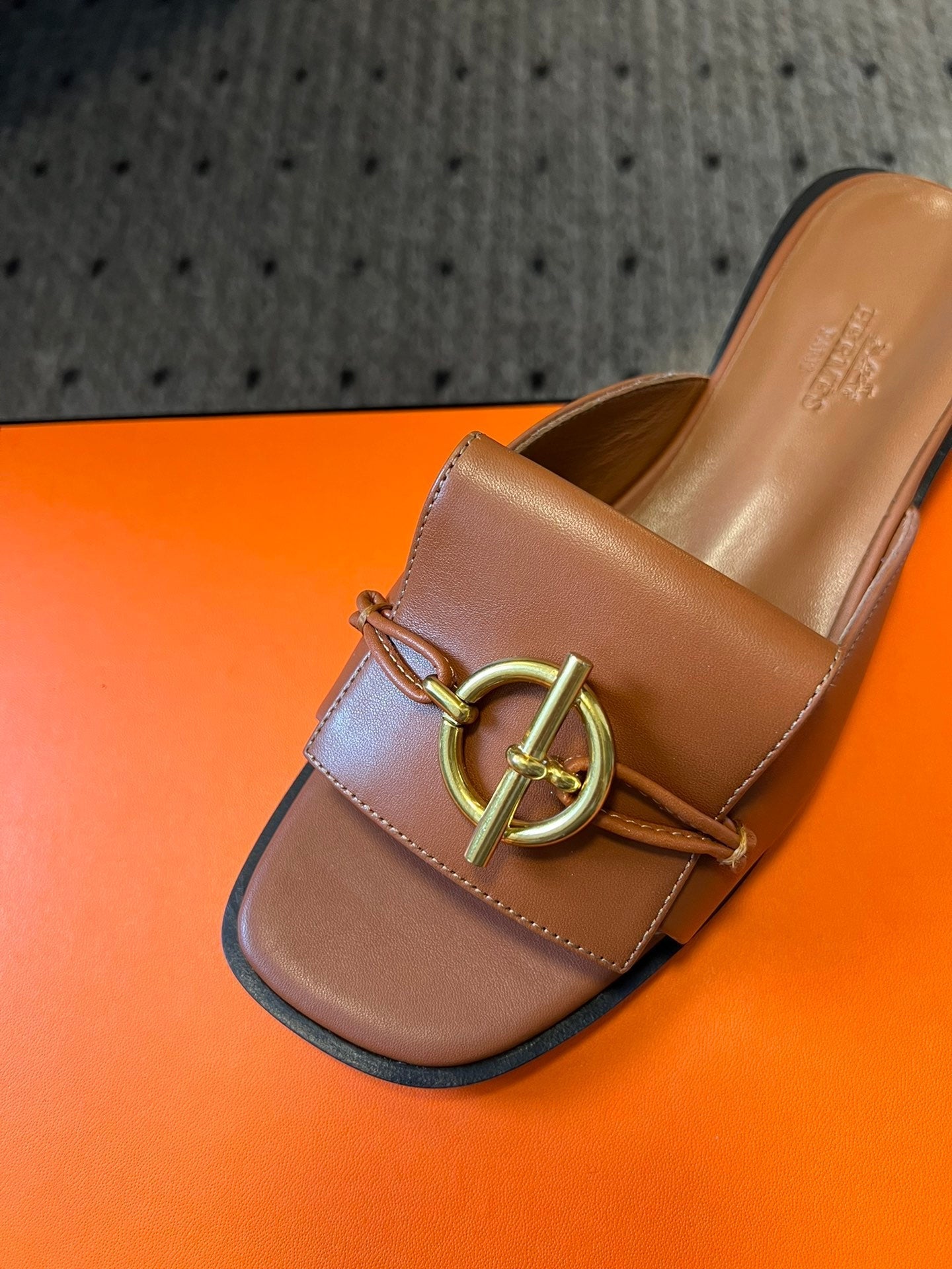 ILOT FLAT SANDAL IN BRONZE BROWN CALFSKIN - 35