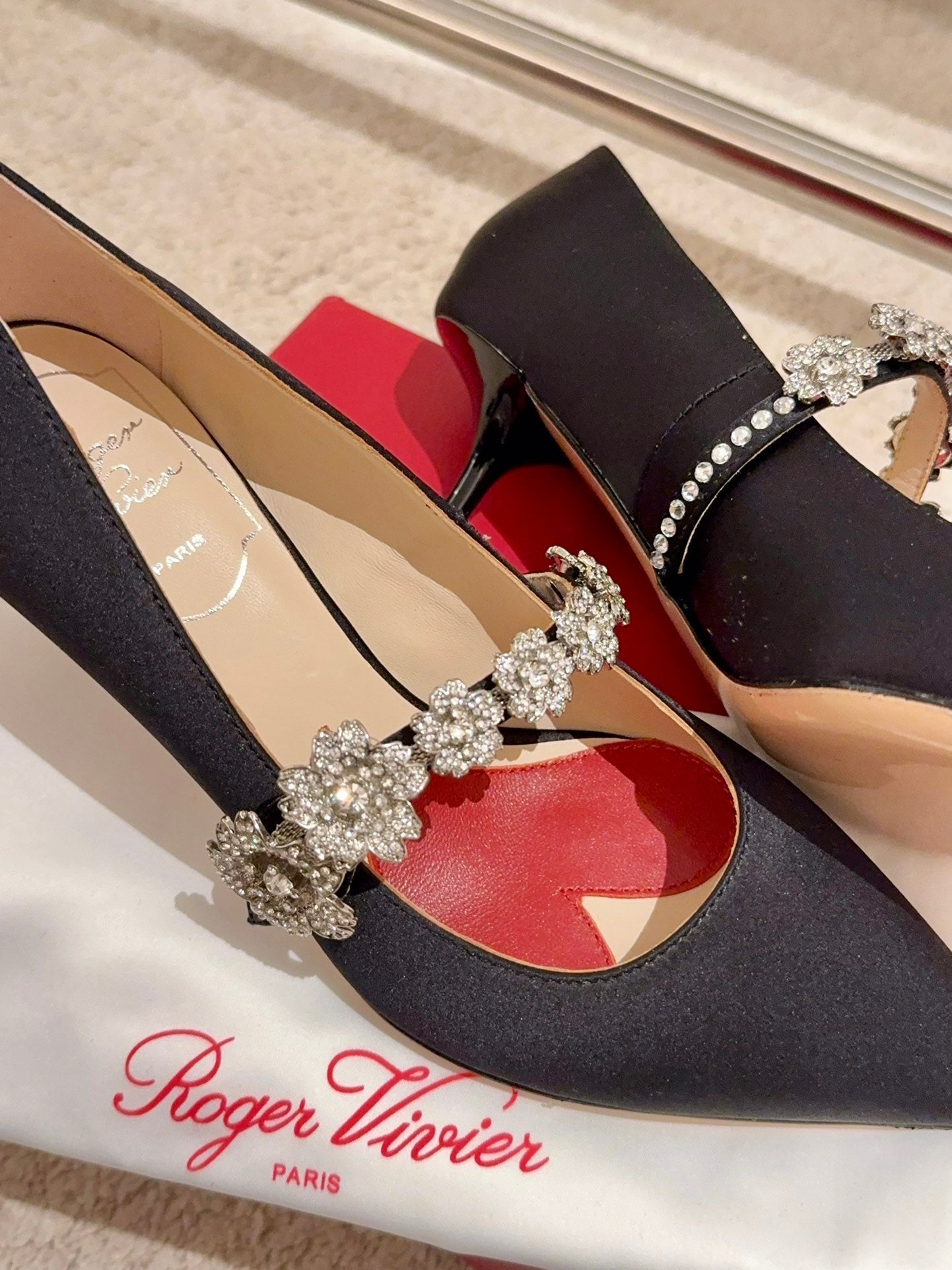 EFFLORESCENCE MARY JANE PUMPS IN BLACK SILK - 34