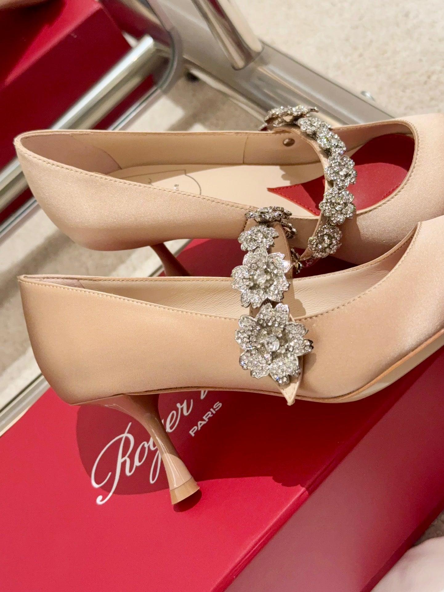 EFFLORESCENCE MARY JANE PUMPS IN TAN BEIGE SILK - 34