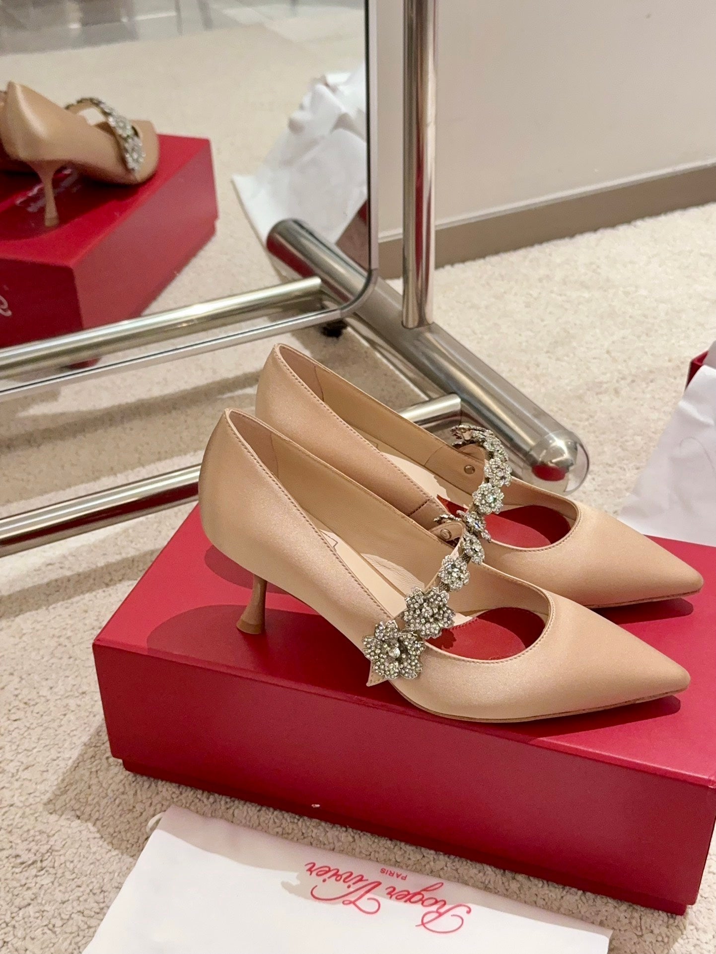 EFFLORESCENCE MARY JANE PUMPS IN TAN BEIGE SILK - 34