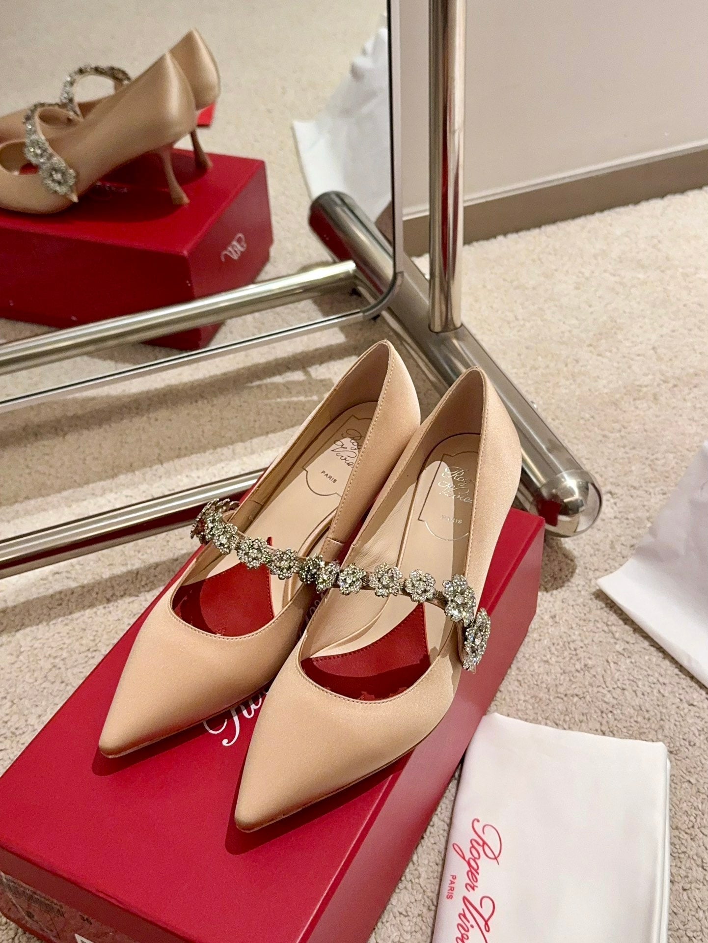 EFFLORESCENCE MARY JANE PUMPS IN TAN BEIGE SILK - 34