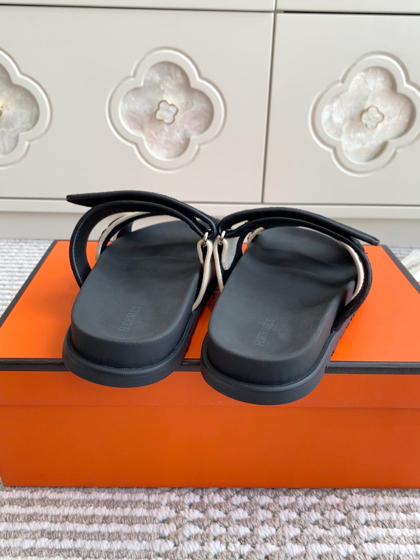 HM 26S CHYPRE SANDALS IN WHITE MIX BLACK SUEDE WITH EMBROIDERED PATTERN STRAP