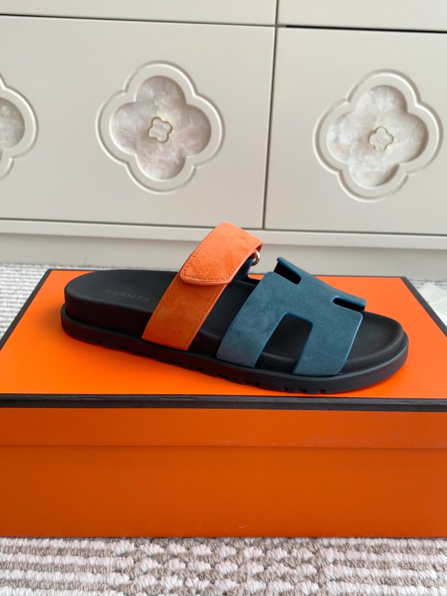 HM 26S CHYPRE SANDAL IN SLATE BLUE AND ORANGE SUEDE