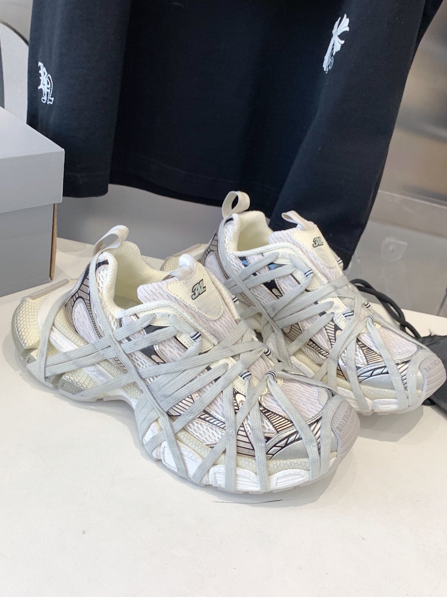 3XL EXTREME LACE SNEAKER BEIGE AND GRAY - 35
