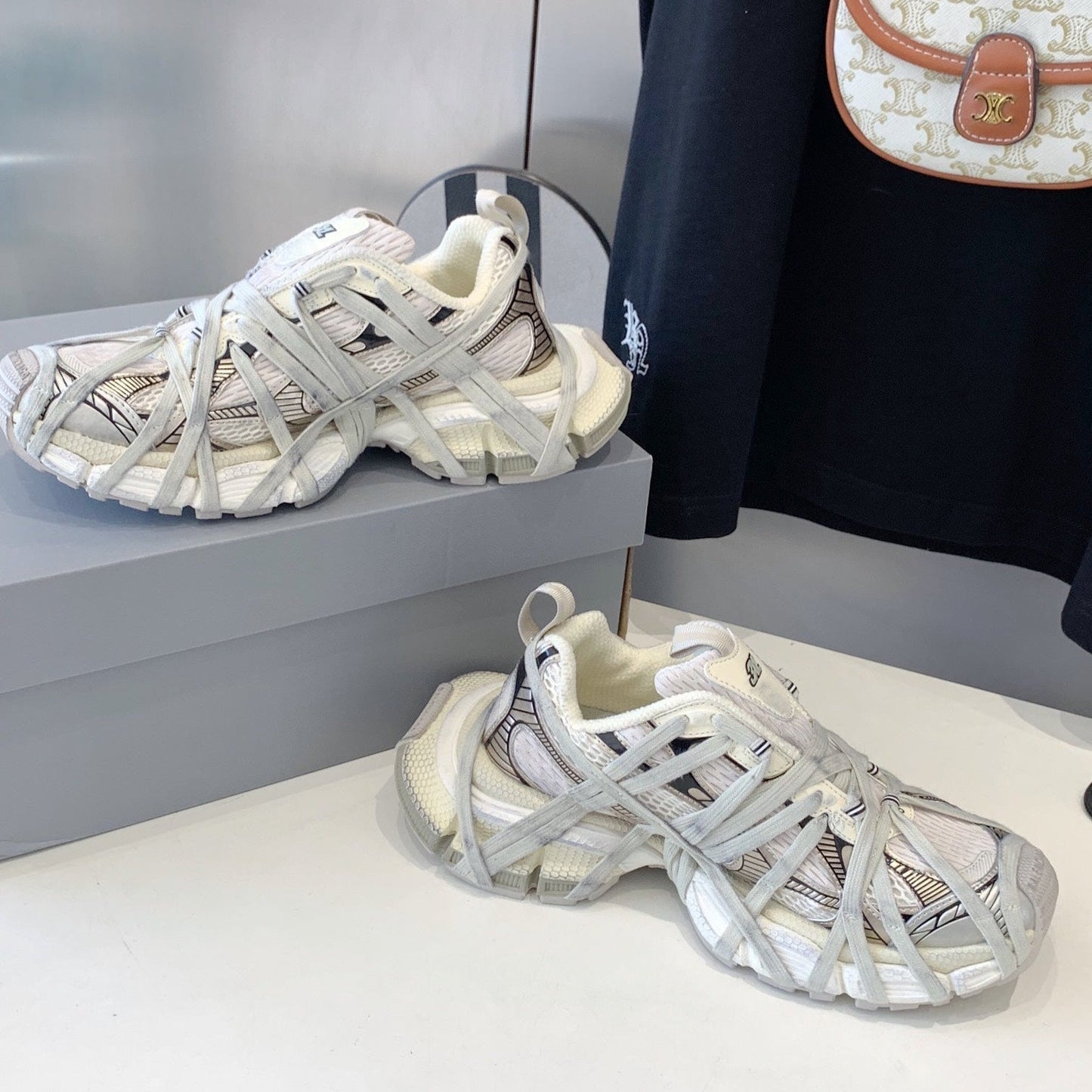 3XL EXTREME LACE SNEAKER BEIGE AND GRAY - 35