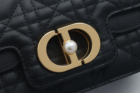 СУМКА JOLIE TOP HANDLE 19 З ЧОРНОЇ ШКІРИ ТЕЛЯТИ З ВІЗЕРУНКОМ CANNAGE
