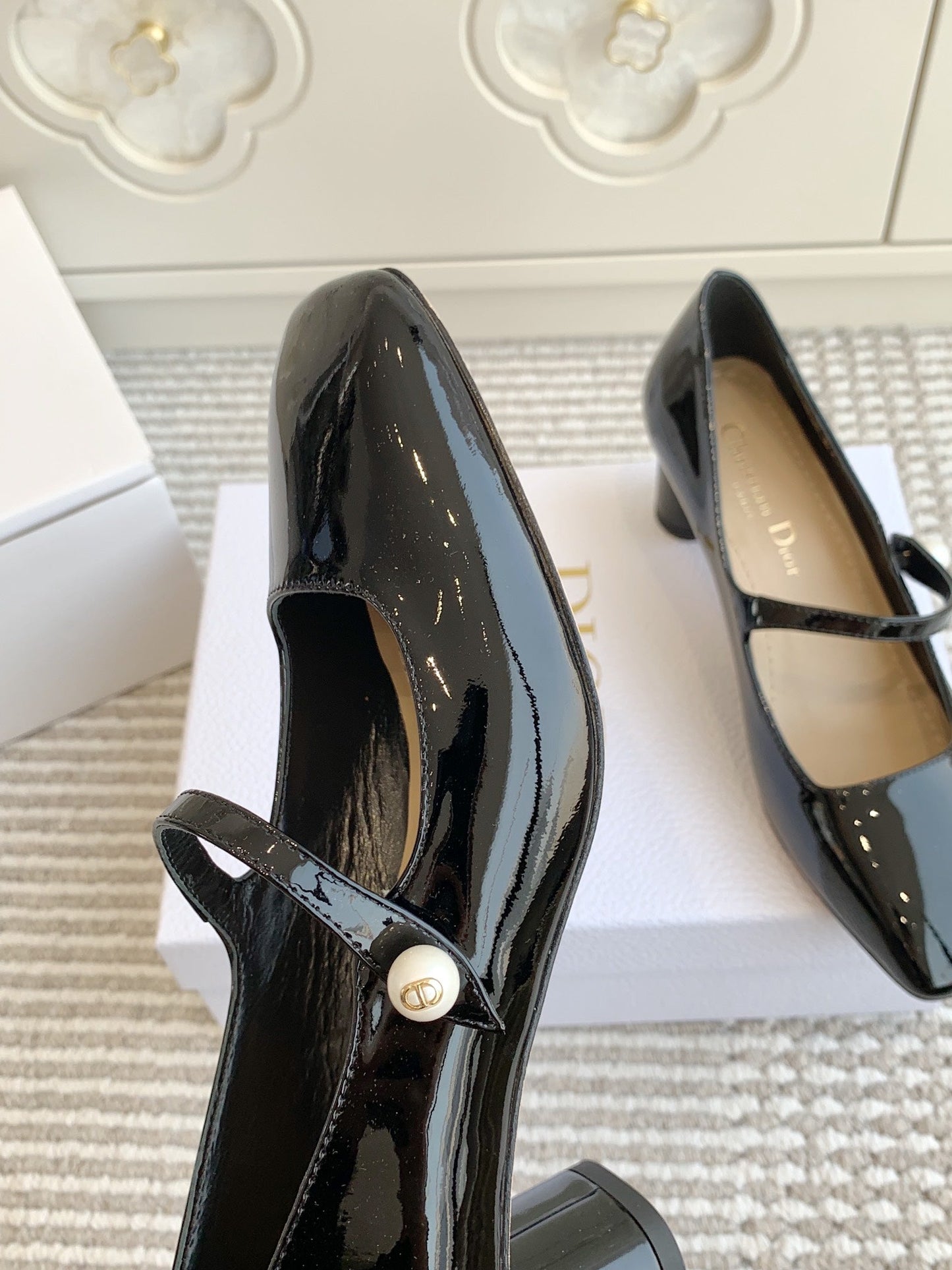 PEARL JOLIE MARY JANE PUMPS IN BLACK CALFSKIN - 35