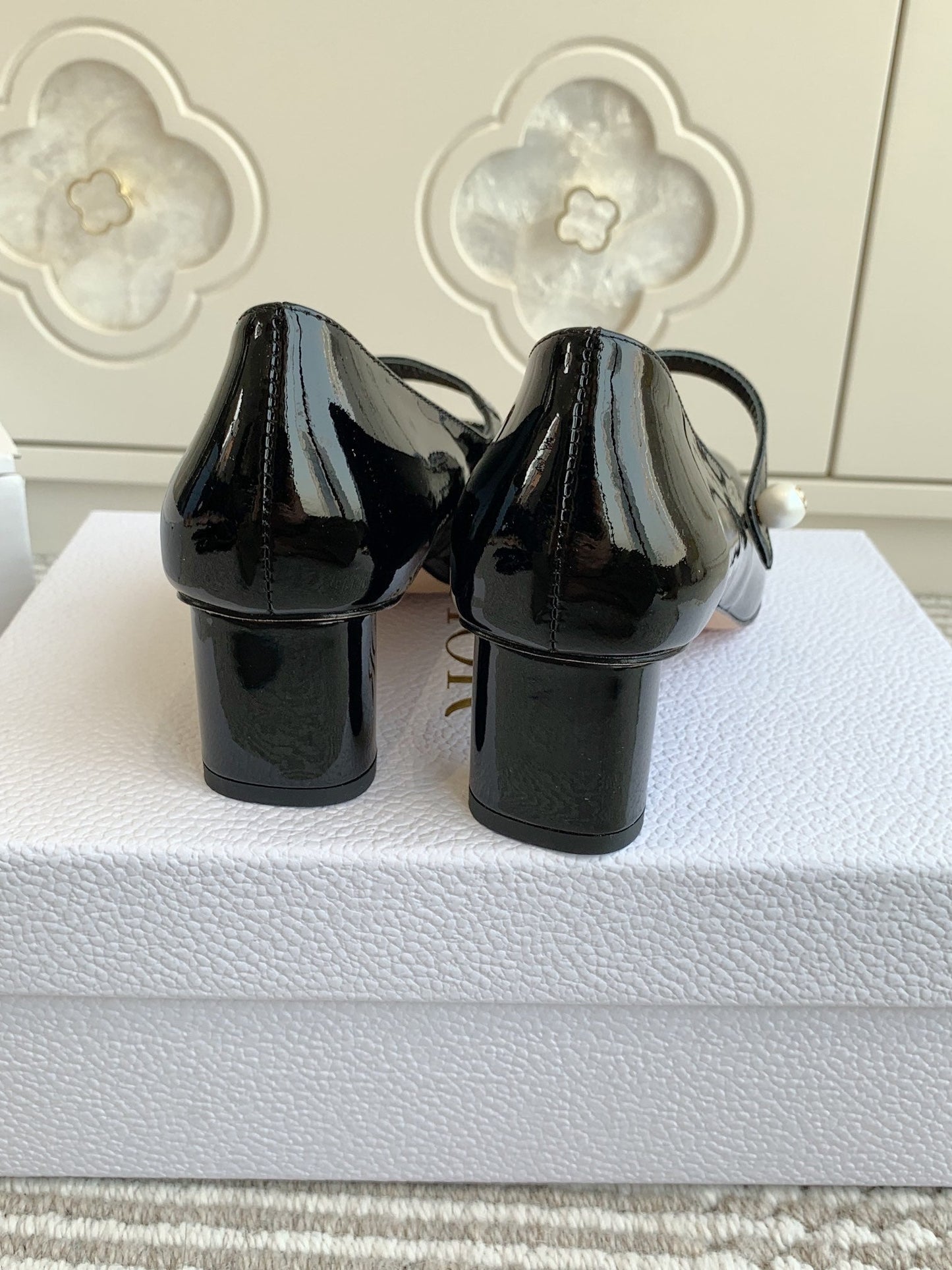 PEARL JOLIE MARY JANE PUMPS IN BLACK CALFSKIN - 35