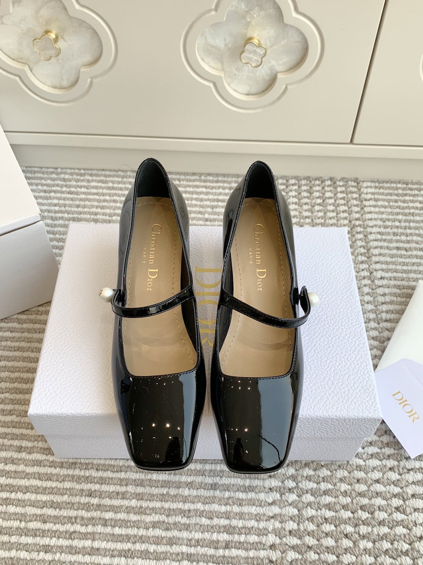 PEARL JOLIE MARY JANE PUMPS IN BLACK CALFSKIN - 35
