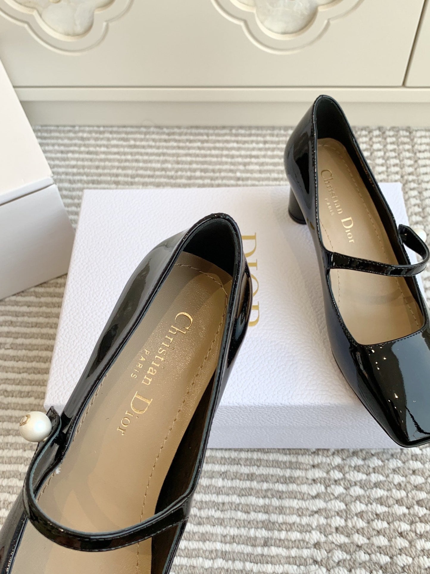PEARL JOLIE MARY JANE PUMPS IN BLACK CALFSKIN - 35