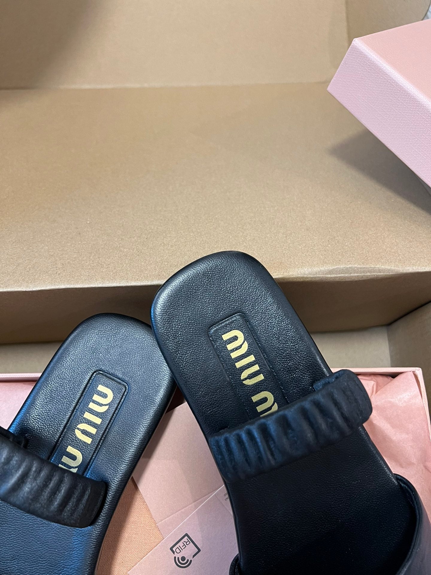 RUCHES SANDALS IN BLACK LAMBSKIN - 35