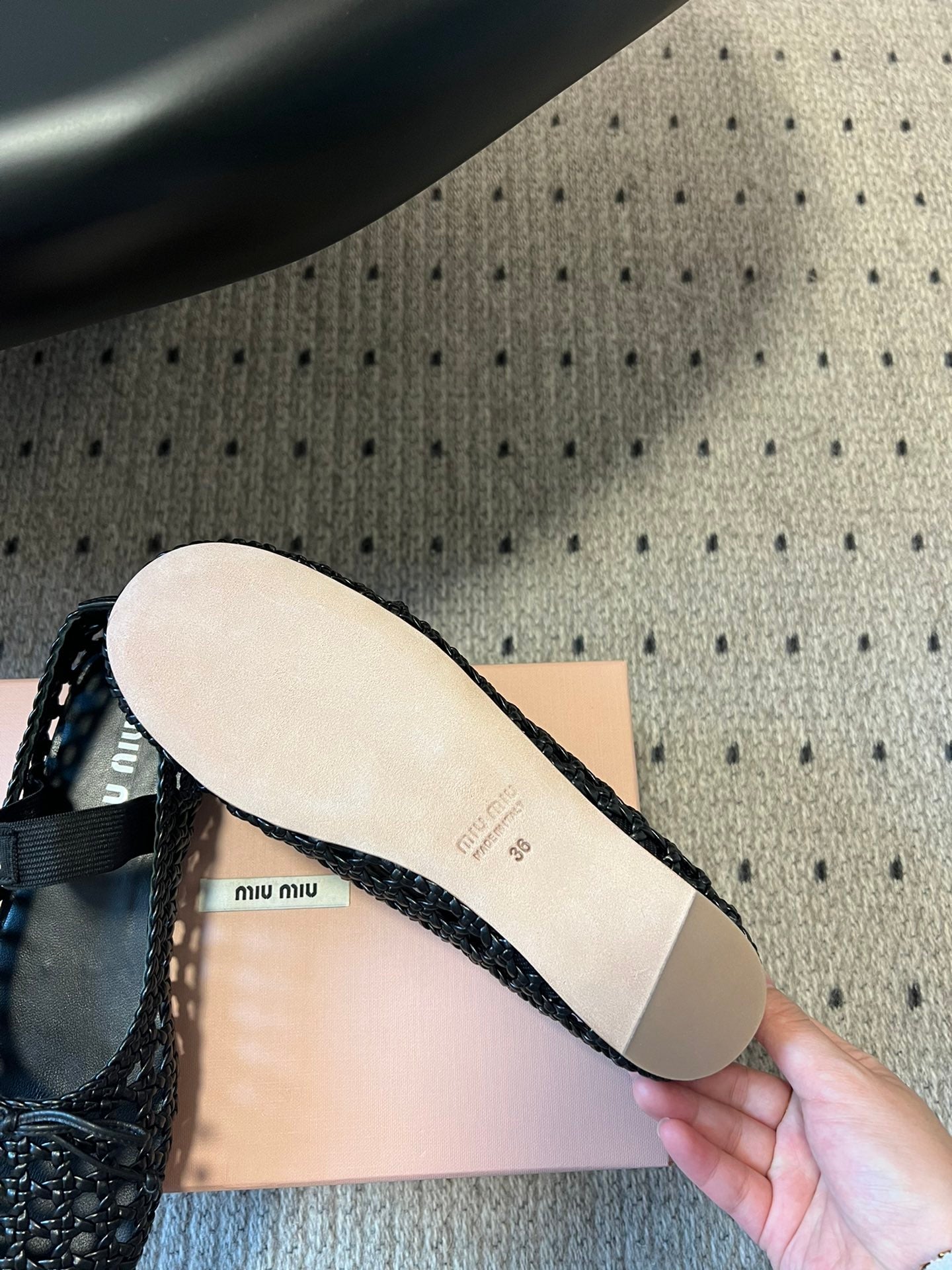 Балетки MIUMIU 26S з чорної сітчастої овчини
