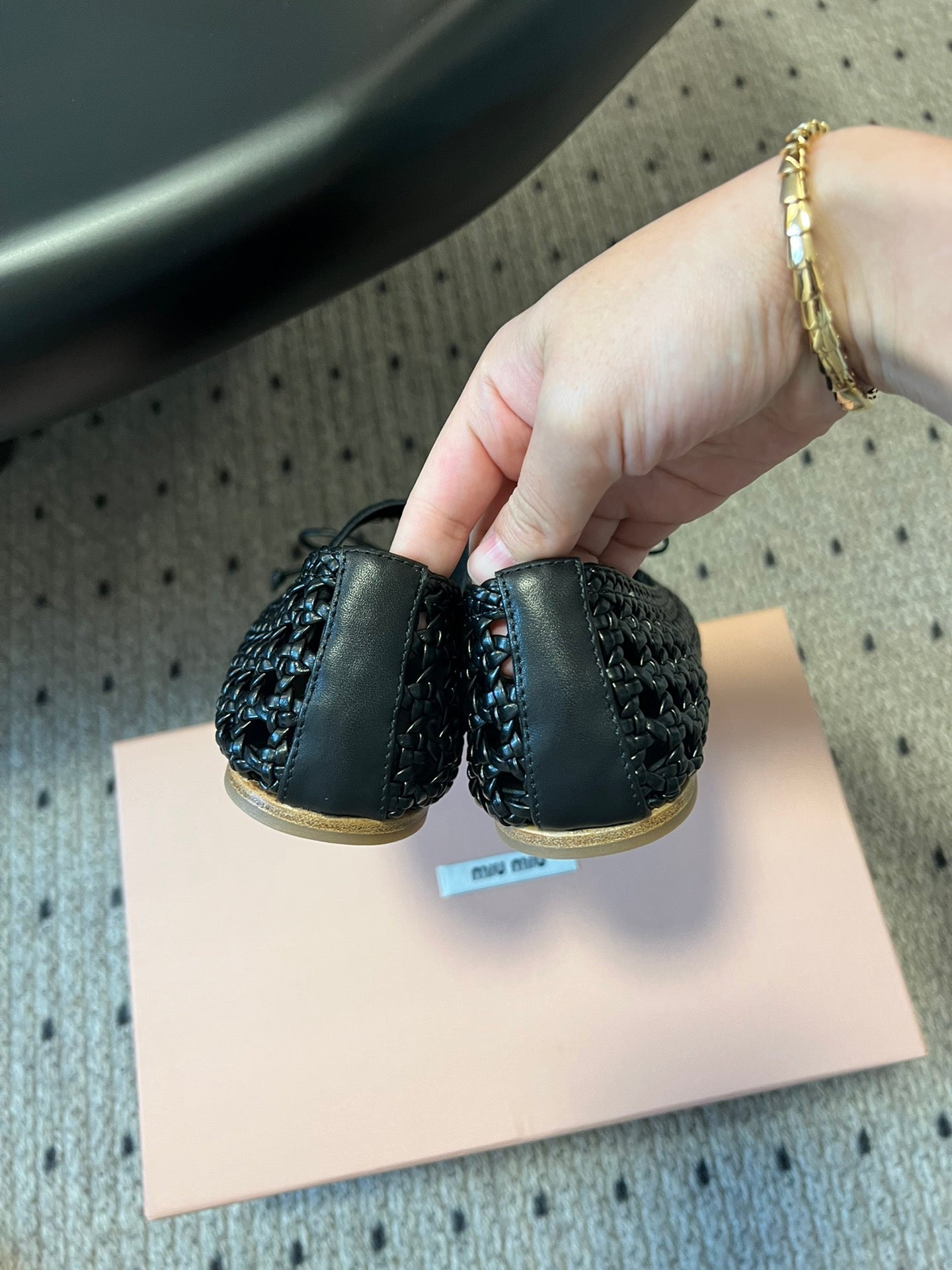 Балетки MIUMIU 26S з чорної сітчастої овчини