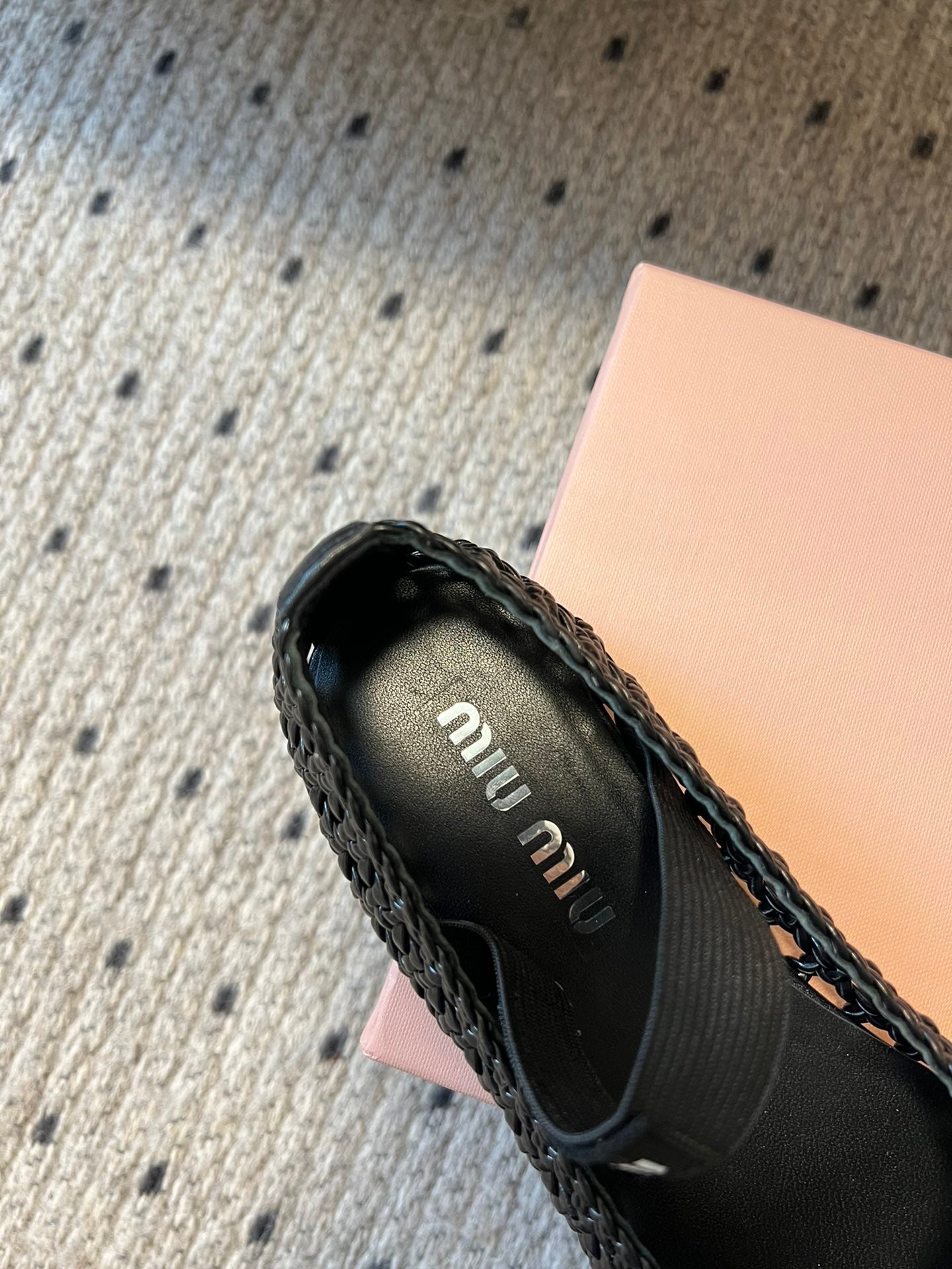 Балетки MIUMIU 26S з чорної сітчастої овчини