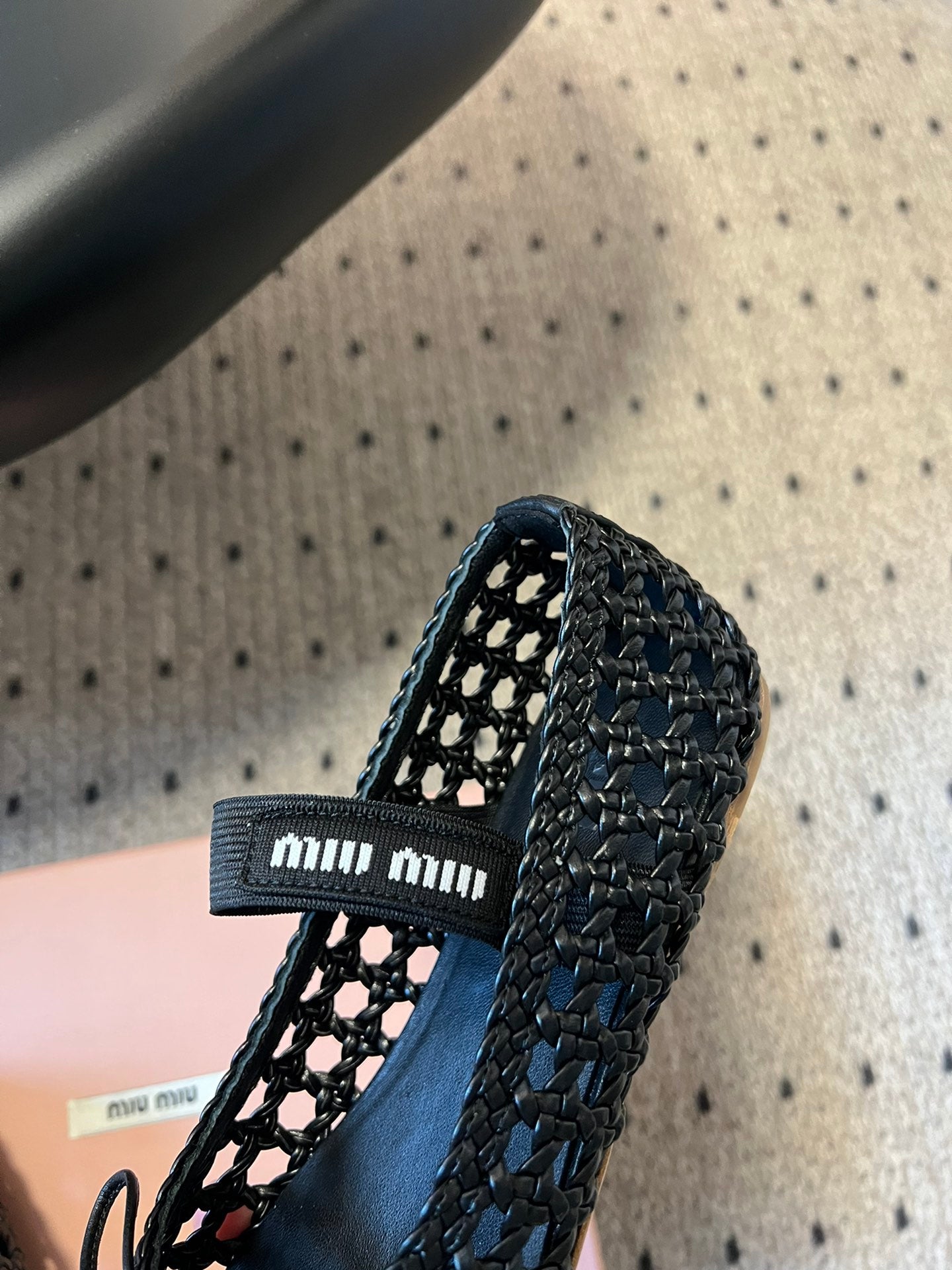 Балетки MIUMIU 26S з чорної сітчастої овчини