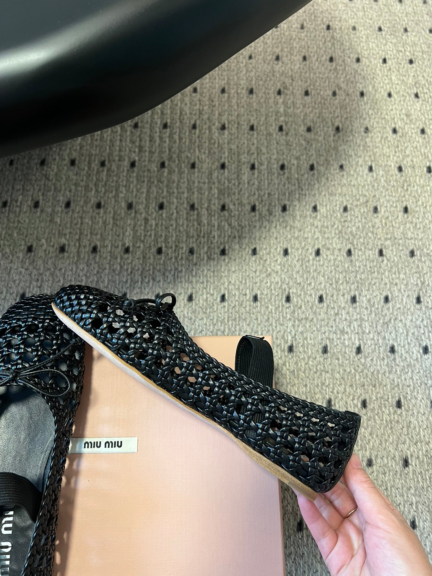 Балетки MIUMIU 26S з чорної сітчастої овчини