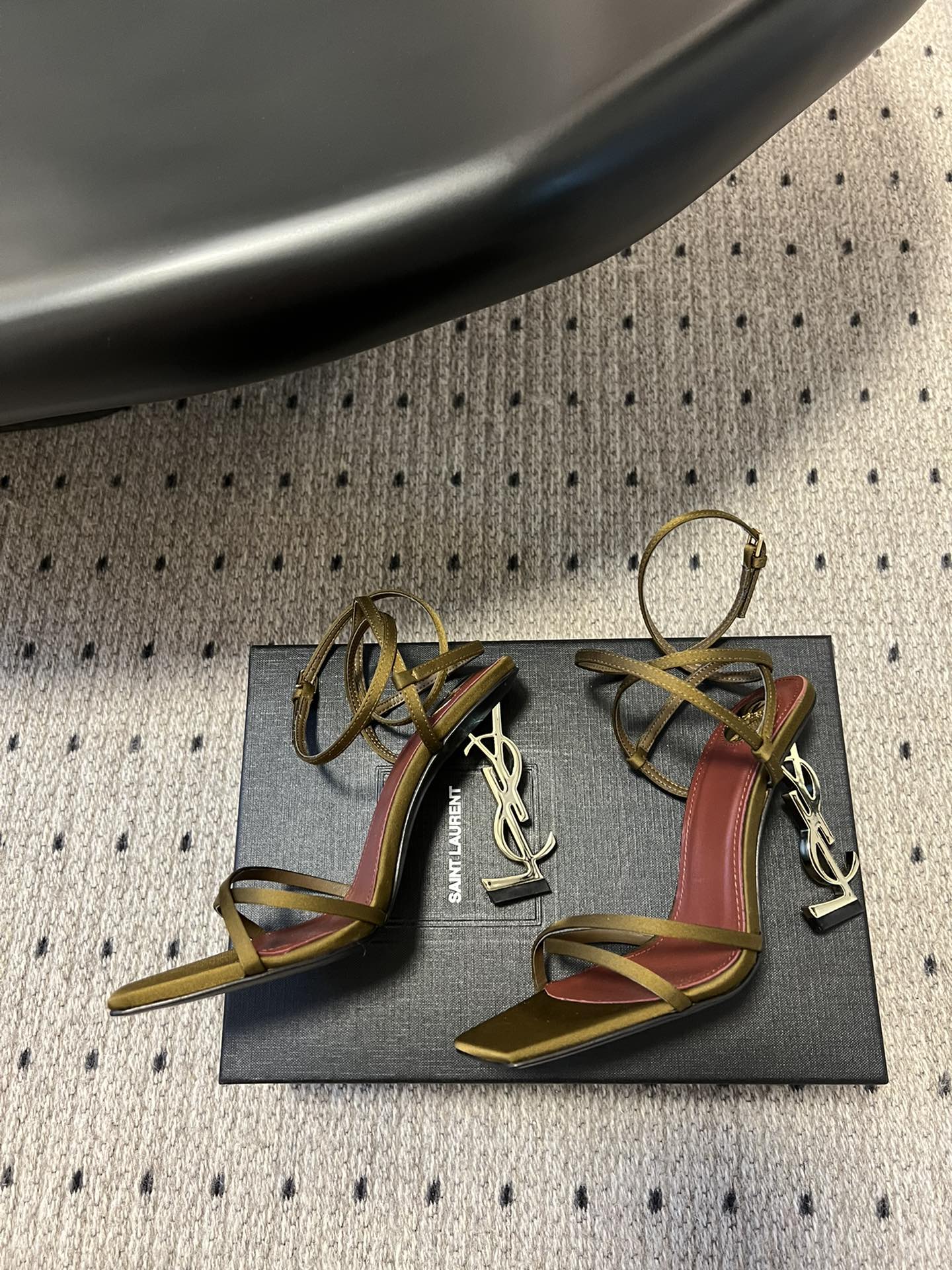 YSL HIGH HEEL SANDALS IN GOLD CALFSKIN - 35