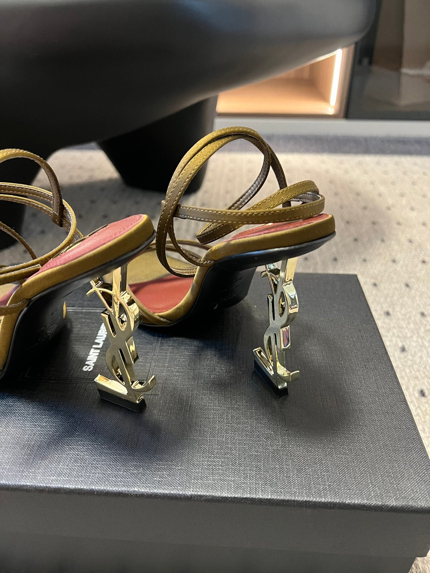 YSL HIGH HEEL SANDALS IN GOLD CALFSKIN - 35