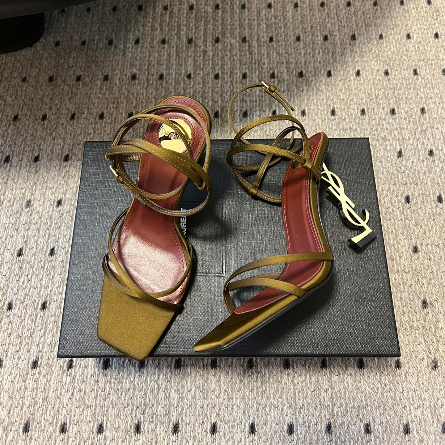 YSL HIGH HEEL SANDALS IN GOLD CALFSKIN - 35