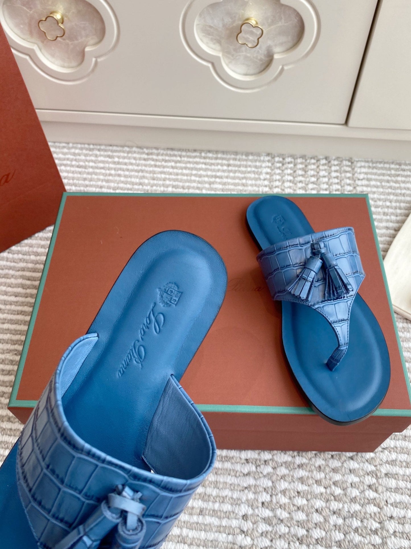 FLIP FLOPS IN BLUE LAMBSKIN SNAKE EMBOSSING - 35