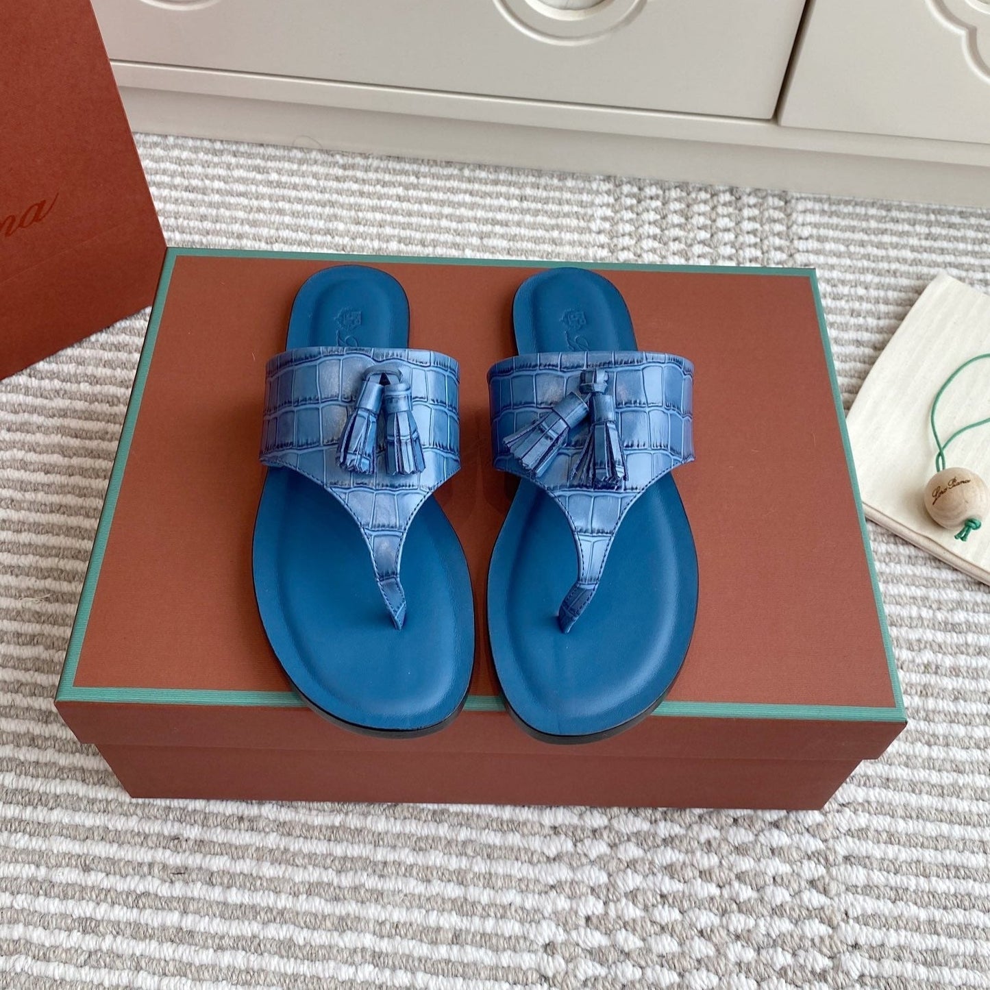 FLIP FLOPS IN BLUE LAMBSKIN SNAKE EMBOSSING - 35